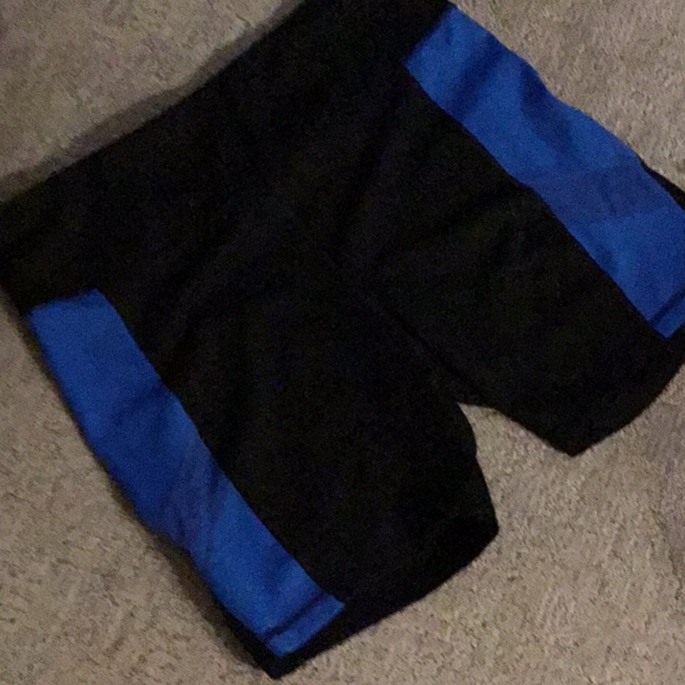 Avia bike short size XL black & blue